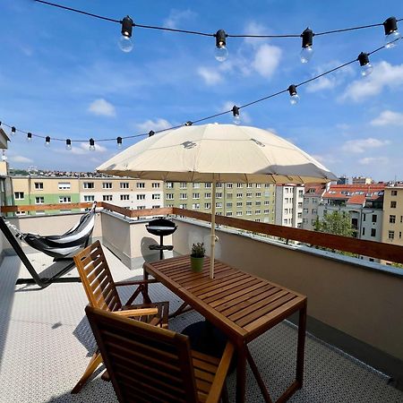 1 Bedroom Apartment With Terrace And Free Parking Near Metro Prag Exterior foto