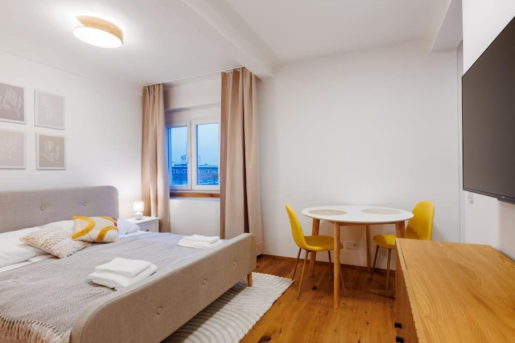 1 Bedroom Apartment With Terrace And Free Parking Near Metro Prag Exterior foto
