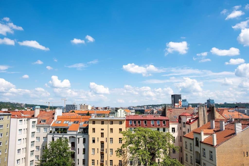 1 Bedroom Apartment With Terrace And Free Parking Near Metro Prag Exterior foto